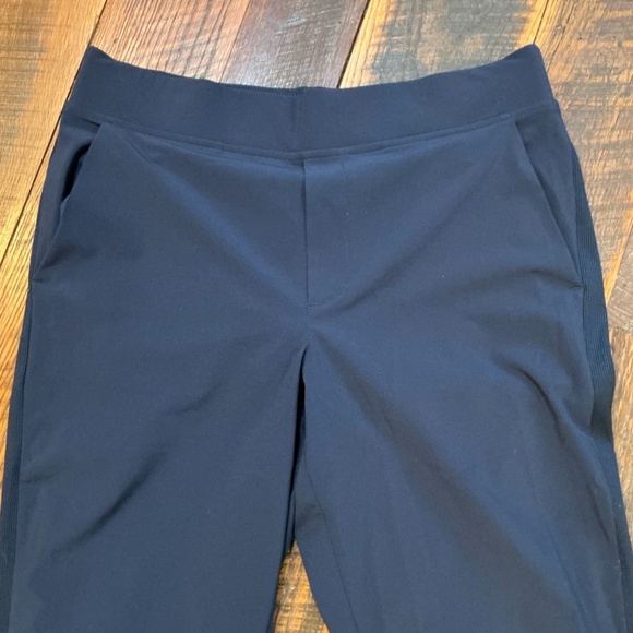 Athleta Brooklyn Ankle Pant Navy Blue Size 10 Stretch Travel Work Pant - Picture 5 of 8